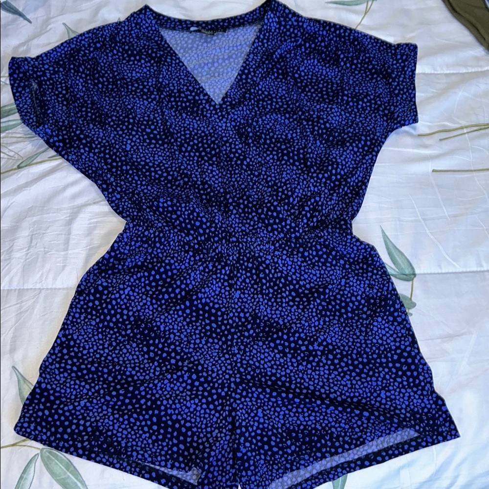 Simply Styled Blue and Black Patterned Top